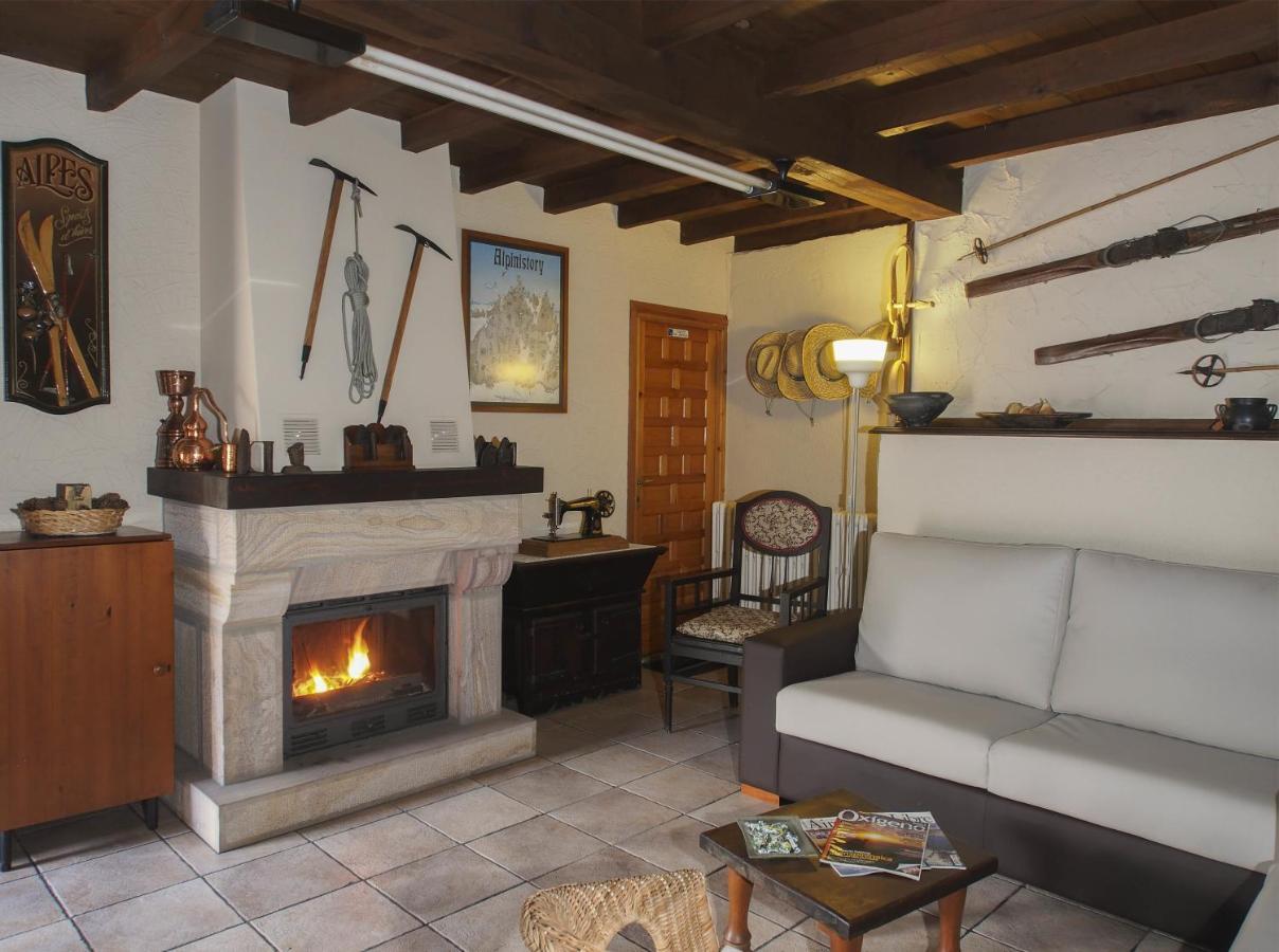 Casa De La Montana Albergue Turistico Avín Extérieur photo